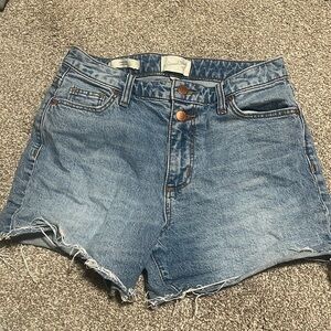 i have had this for a few years. maybe been worn 5 times. about 3 inch inseam